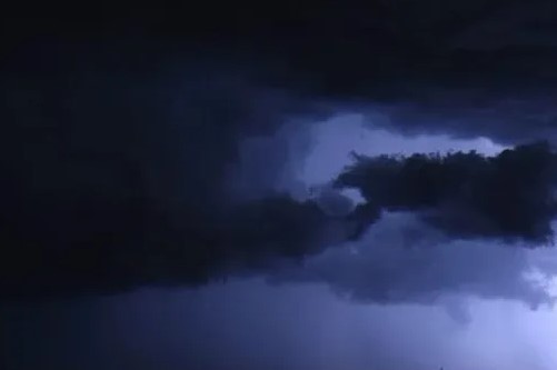 Chuva provoca alagamentos e destelhamentos em ao menos três municípios do RS