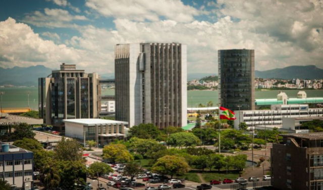 Concurso para juiz em SC com salário de R$ 30 mil é 6 vezes mais concorrido que vestibular para Medicina
