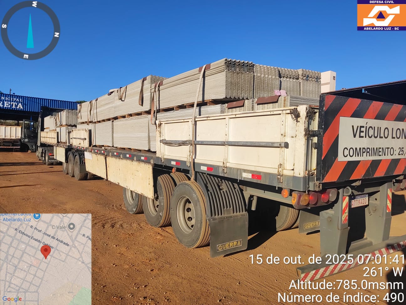 Mais de 4 mil telhas são entregues para famílias atingidas por temporal