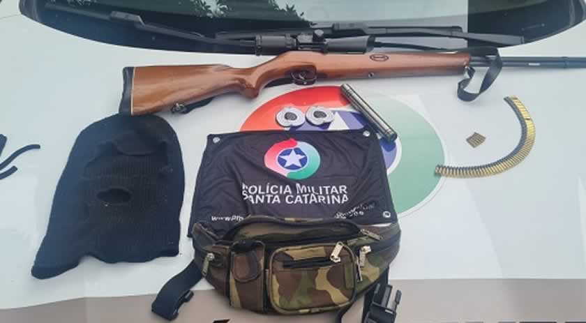 PM apreende arma e munições durante ocorrência de violência doméstica