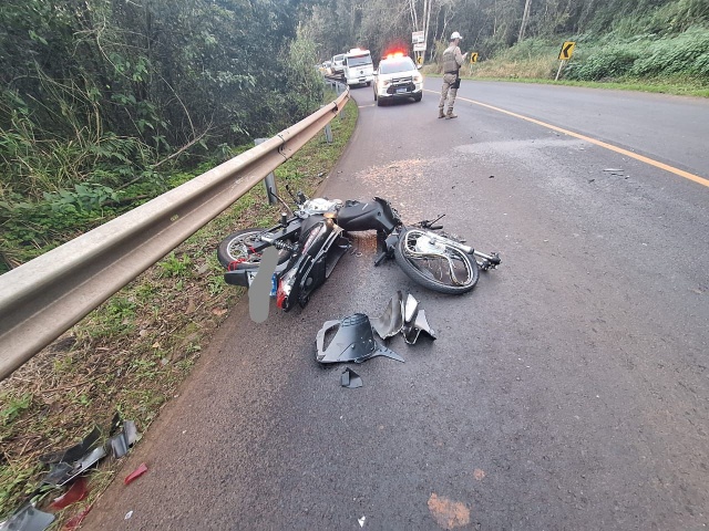 Acidente entre carro e moto deixa um ferido