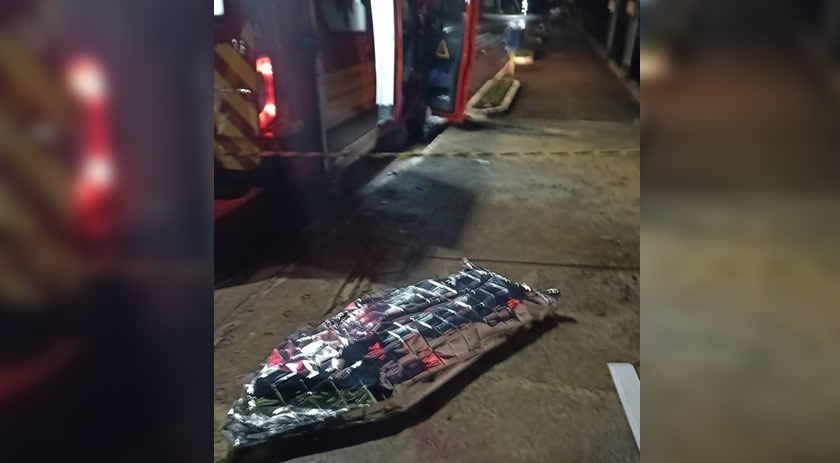 Mulher se entrega para a polícia após matar homem