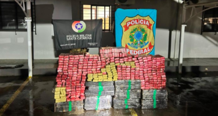 Casal é preso com quase meia tonelada de maconha