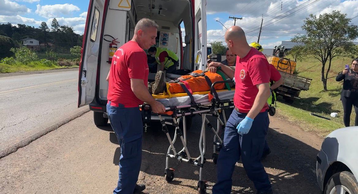 Trabalhador de Flor da Serra do Sul é atropelado na BR-163 e socorrido pelos bombeiros e Samu