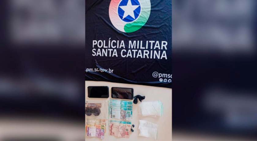 Homem é preso por tráfico após ser flagrado com drogas na cueca