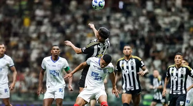 Com Hulk "quinhentão" e golaço, Atlético-MG atropela Bahia e se afasta do Z-4
