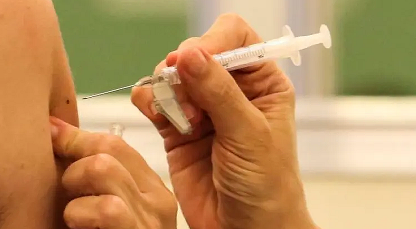 Mais de 650 mil pessoas estão com a 2ª dose da vacina contra Covid-19 em atraso em SC