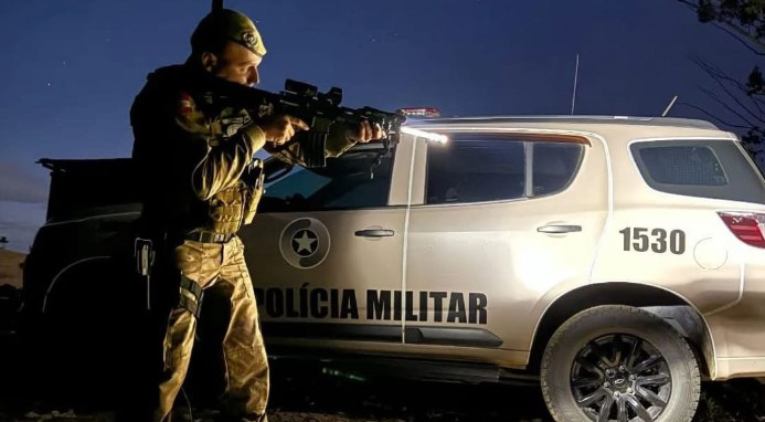 Dois homens são presos por descumprimento de medida protetiva