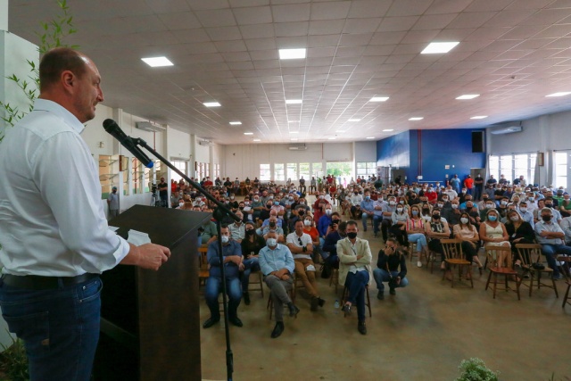 Mauro De Nadal autoriza repasse para pavimentação da Estrada da Fronteira, no Extremo Oeste