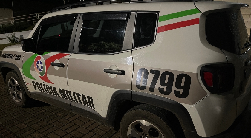 Residência é invadida e furtada no Centro