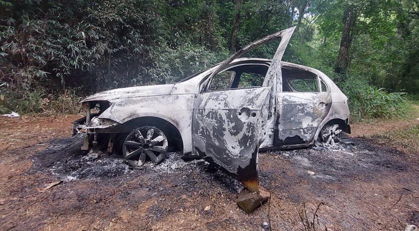 Corpo de mulher é encontrado carbonizado dentro de veículo no interior do município