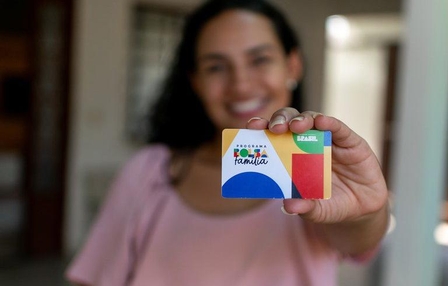 Bolsa Família começa ser pago nesta segunda-feira a mais de 20 milhões de famílias
