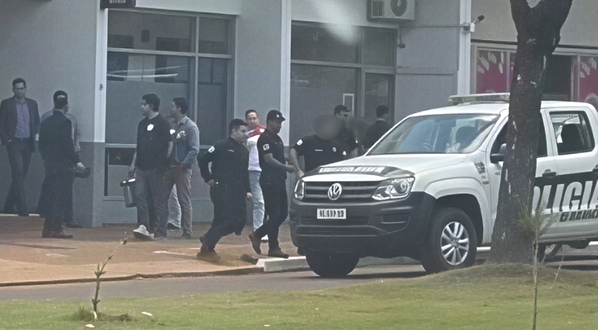 Policial é preso suspeito de ajudar na fuga de sete presos