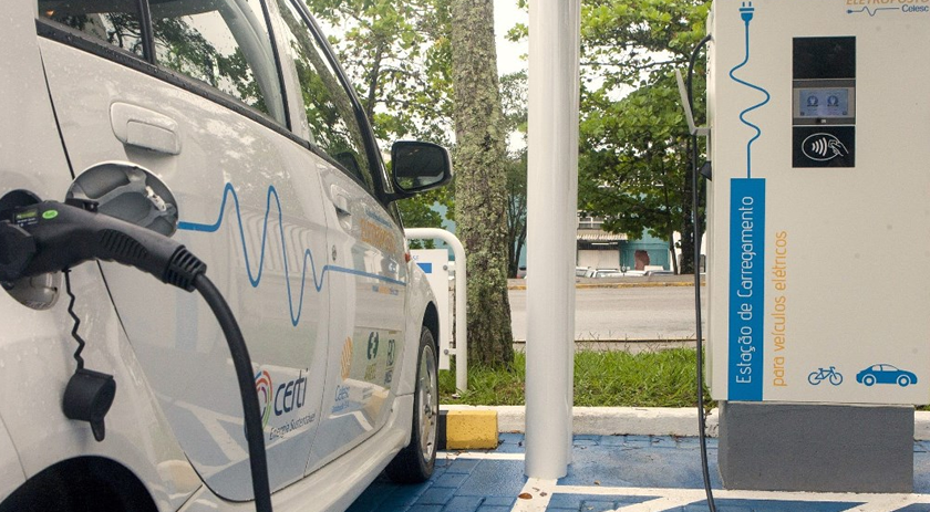 Celesc busca parceiros para ampliar número de postos para recarga de elétricos