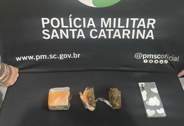 Homem é preso por tráfico de drogas após abordagem