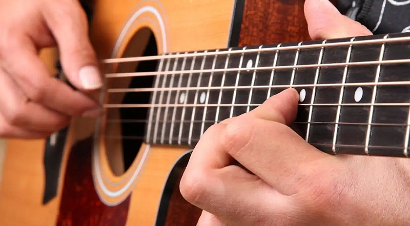 Município abre inscrições para curso de violão