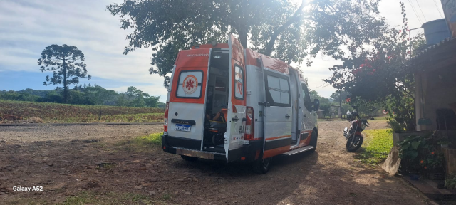 Idoso fica ferido após queda de motocicleta