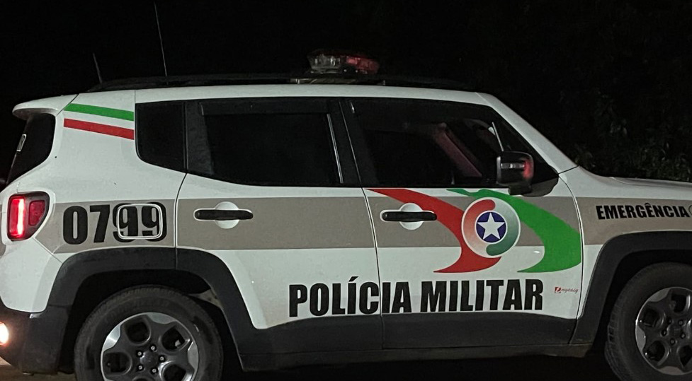 Homem é encontrado gravemente ferido e levado às pressas ao hospital