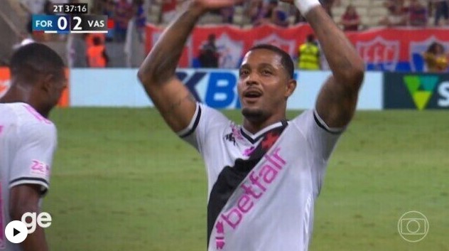Vasco supera expulsão no primeiro tempo, vence o Fortaleza fora de casa e sobe na tabela do Brasileirão