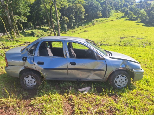 Condutor não habilitado sofre lesões em acidente na SC 163