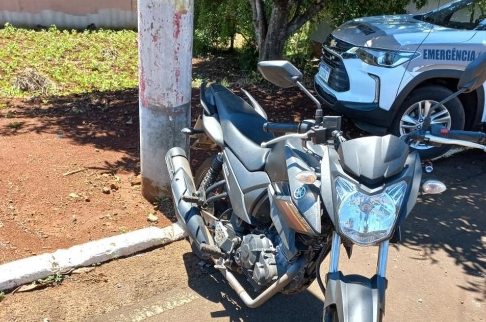 Motocicleta furtada é encontrada pela PM horas após o crime