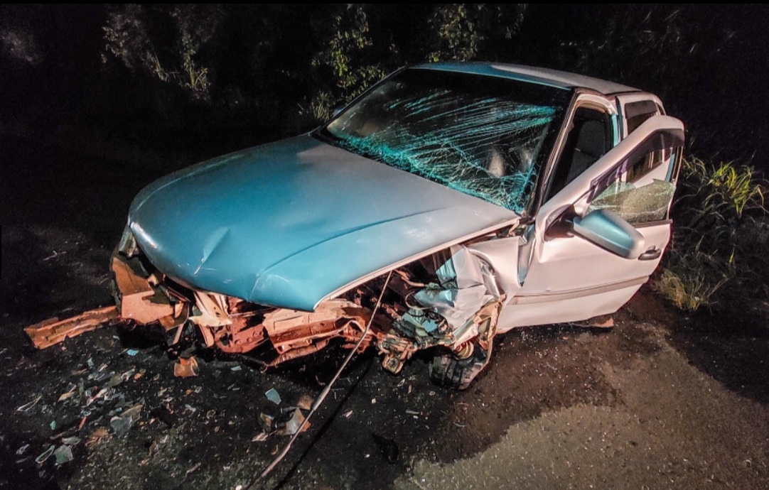 Colisão entre veículos deixa motorista ferido em SMOeste