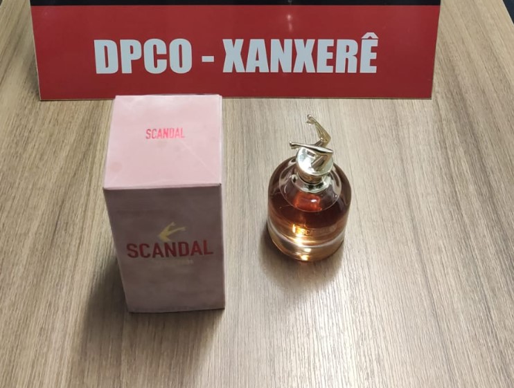 Perfume avaliado em mais de R$ 800 é recuperado após furto em farmácia