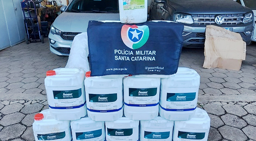 PM apreende 220 litros de agrotóxicos contrabandeados