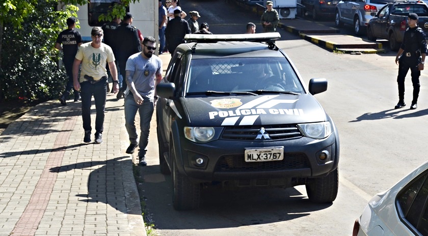 Polícia Civil recebe na fronteira, preso com cinco mandados de prisão em seu desfavor