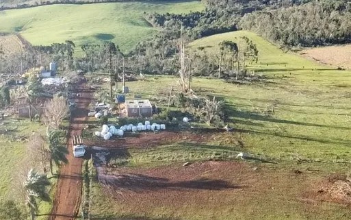 Fenômeno que causou estragos em Passos Maia foi um tornado, confirma Defesa Civil