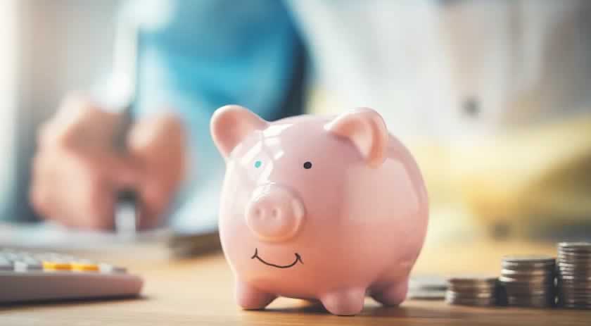 Poupança supera a inflação depois de dois anos e volta a ser vantajosa