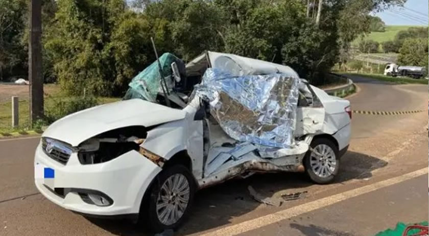 Caminhão placas de Chapecó se envolve em acidente no Paraná com vítima fatal