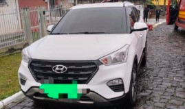 Menina de 8 anos morre após ser atropelada e arrastada por carro perto de escola em SC