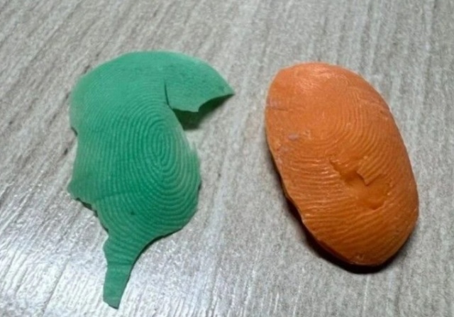 Servidores são presos após fraudar ponto eletrônico com "dedo de silicone" em prefeitura de SC