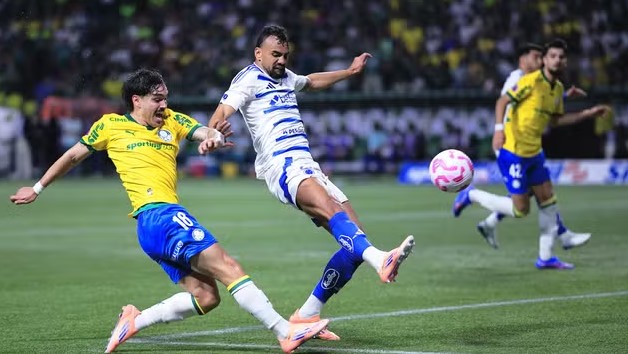 Palmeiras e Cruzeiro empatam, e briga pelo título continua aberta