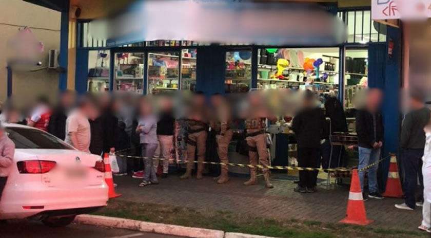 Homem mata ex-companheira e tenta suicídio no Centro da cidade