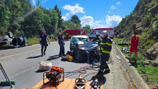 Motorista de automóvel morre em batida frontal na BR-282