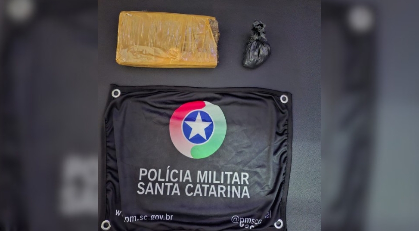 Polícia apreende adolescente e prende homem por tráfico de drogas