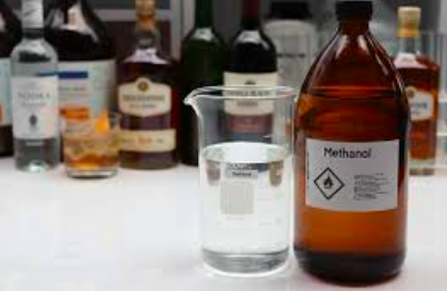 Brasil chega a 59 possíveis casos de intoxicação por metanol, diz ministro