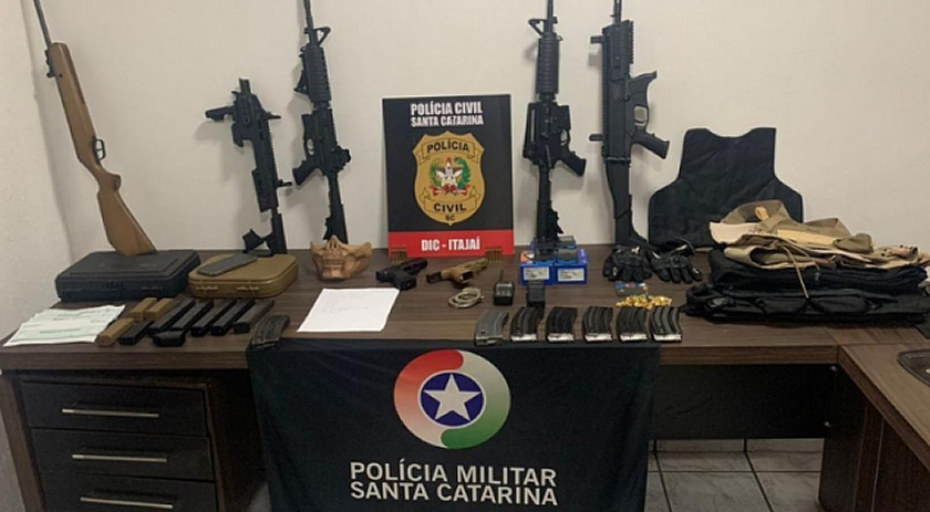Criminosos que roubavam agências bancárias são presos com fuzis