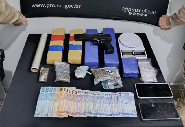 Abordagem em Guaraciaba leva PM a apreender mais de 4 kg de drogas