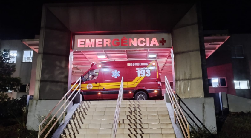 Vítima de atropelamento é atendida pelo Corpo de Bombeiros e SAMU no bairro Aeroporto