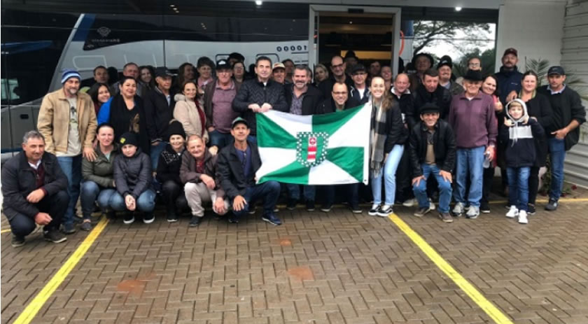 Missão técnica de Rio dos Cedros visita indústria Gran Mestri