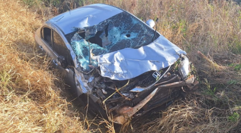 Mulher fica gravemente ferida após saída de pista e tombamento na SC-492