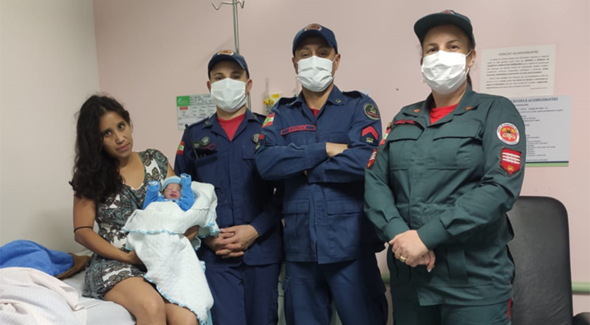 Com o auxilio dos bombeiros, mãe dá à luz no Bairro Isol