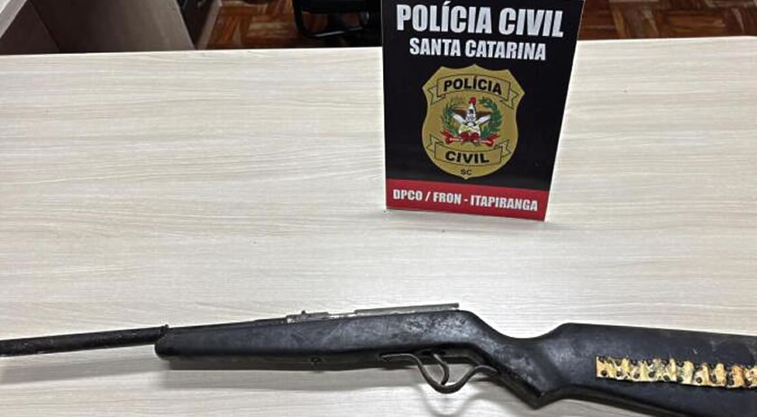 Polícia Civil apreende arma em investigação de tráfico de drogas