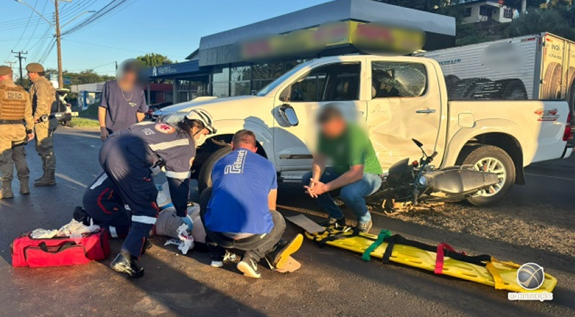 Motociclista fica ferido após colisão com caminhonete na Avenida Willy Barth
