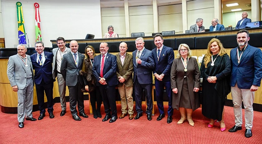 Presidente da Gran Mestri de Guaraciaba é homenageado pela Assembleia Legislativa
