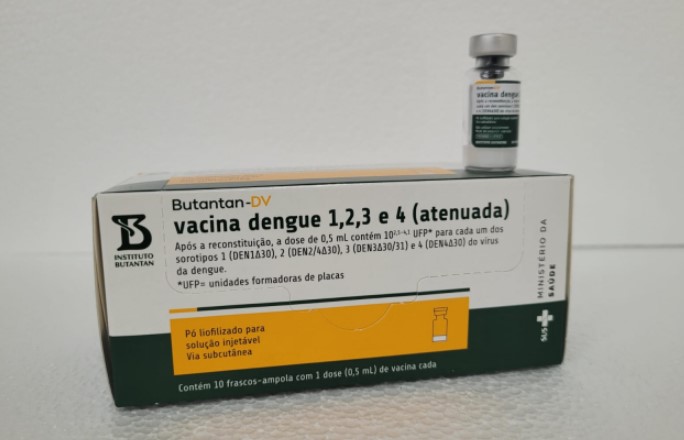 SC recebe e distribui vacinas destinadas à profissionais de saúde