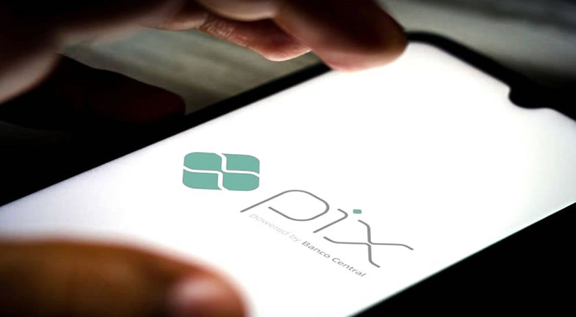 Desde Pix, transações digitais per capita quase dobram e cai uso de dinheiro físico no país